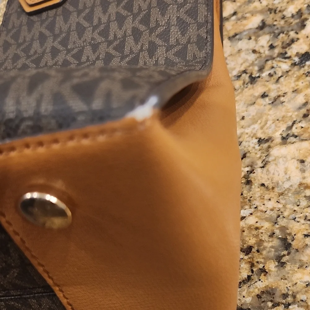 Michael Kors sophisticated michael